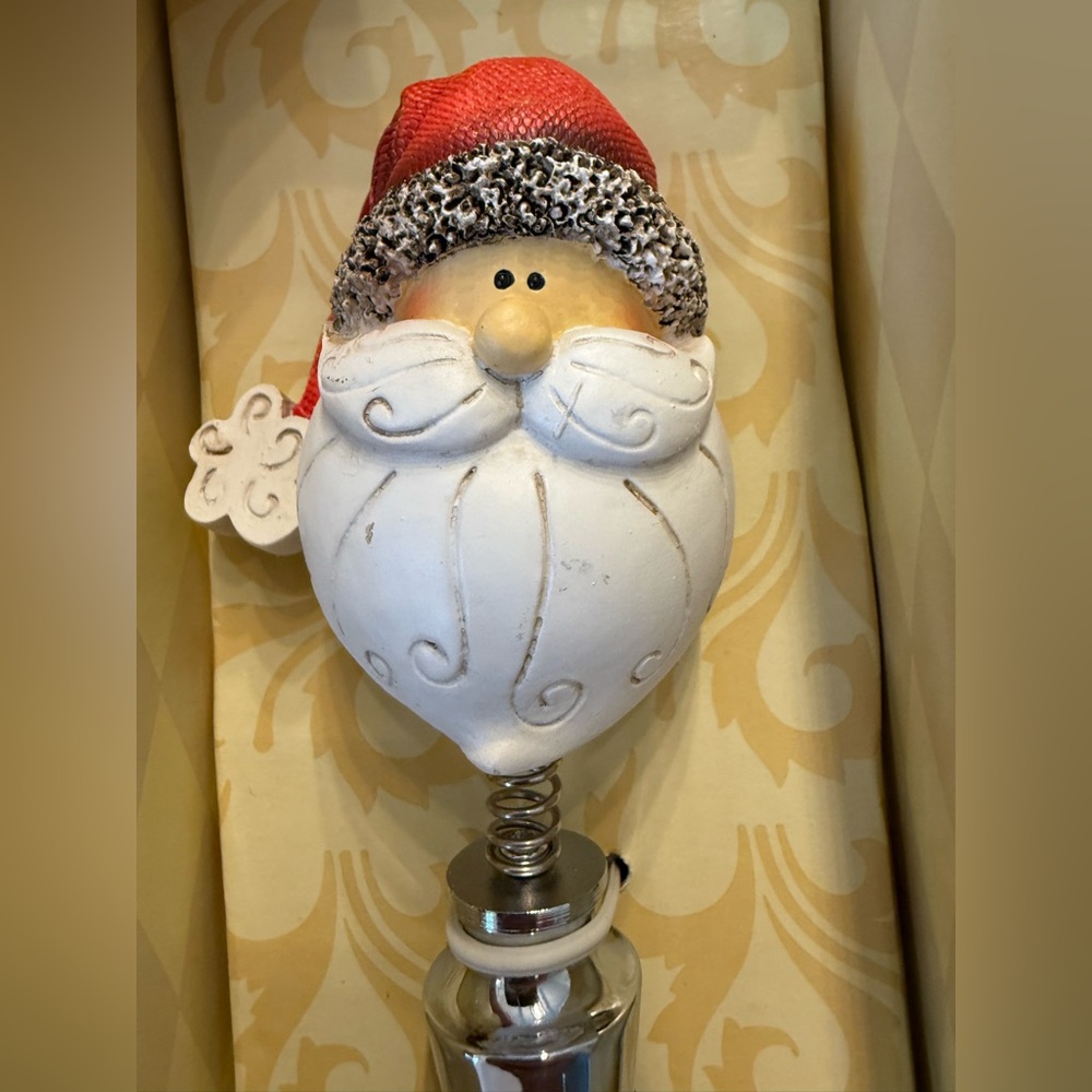 New Cypress Home Bobble Head Santa Wine Bottle Stopper Christmas Decor